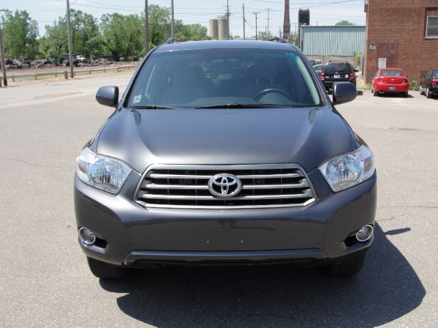 2010 Toyota Highlander 528ia 4dr Sdn Auto Sedan