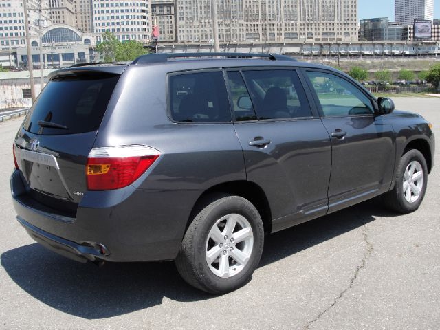 2010 Toyota Highlander 528ia 4dr Sdn Auto Sedan