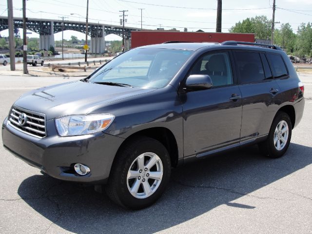 2010 Toyota Highlander 528ia 4dr Sdn Auto Sedan