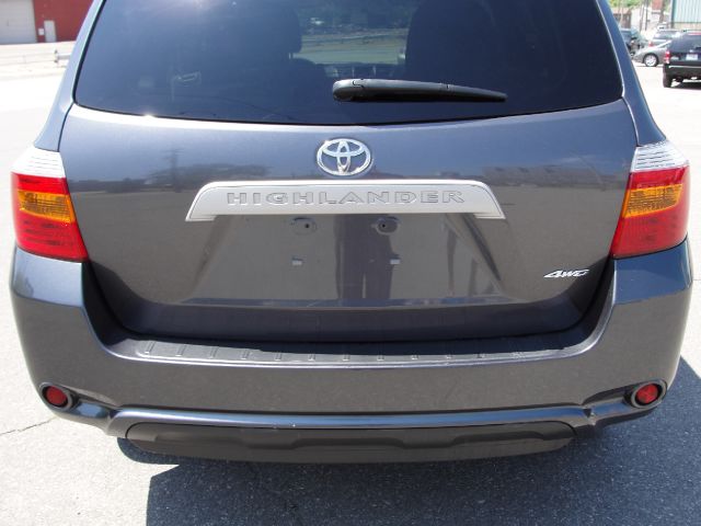 2010 Toyota Highlander 528ia 4dr Sdn Auto Sedan