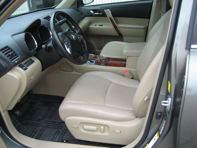 2011 Toyota Highlander Super