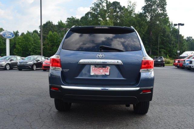 2011 Toyota Highlander Red Line