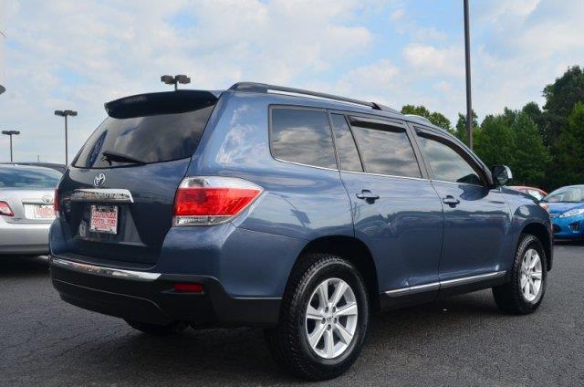 2011 Toyota Highlander Red Line