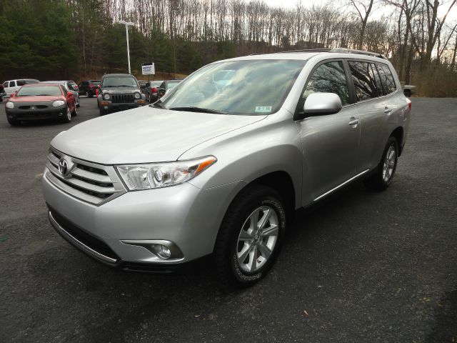 2011 Toyota Highlander 528ia 4dr Sdn Auto Sedan