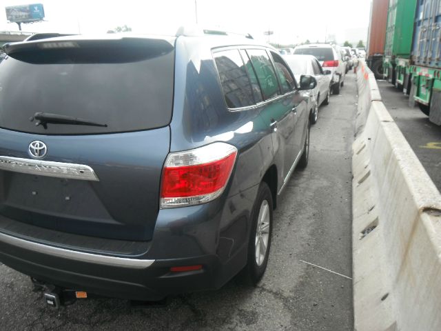 2011 Toyota Highlander 4X4 QUAD CAB GAS SLT