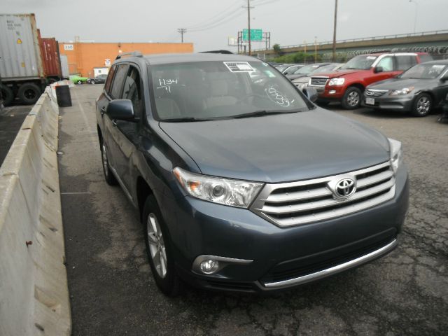 2011 Toyota Highlander 4X4 QUAD CAB GAS SLT