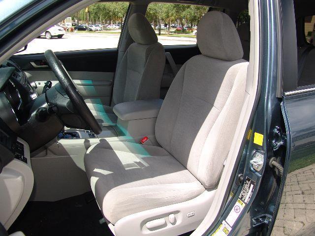 2011 Toyota Highlander SE