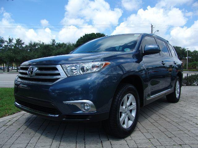 2011 Toyota Highlander SE