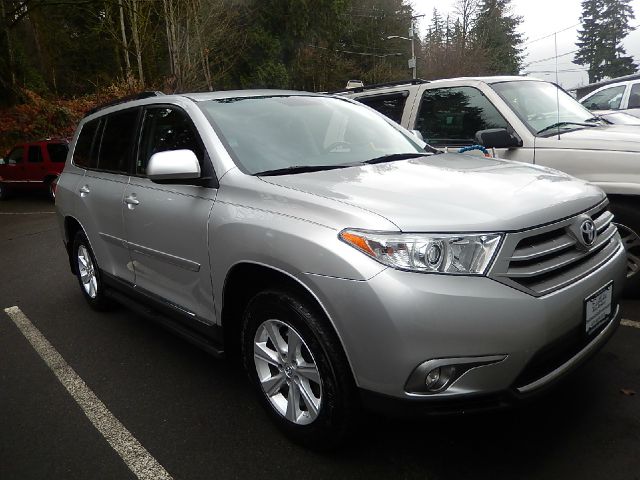 2011 Toyota Highlander 528ia 4dr Sdn Auto Sedan