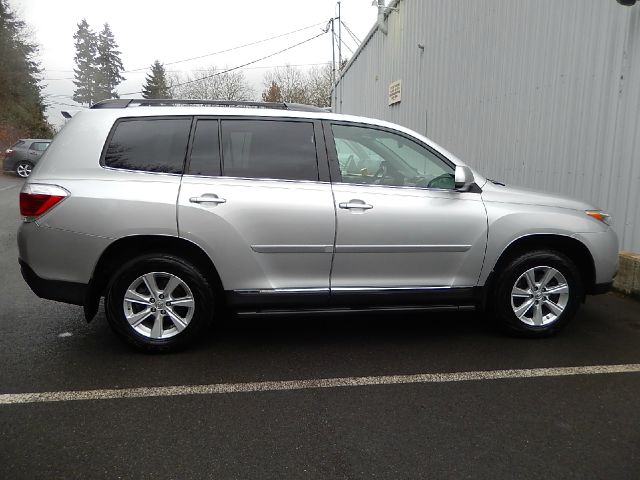 2011 Toyota Highlander 528ia 4dr Sdn Auto Sedan