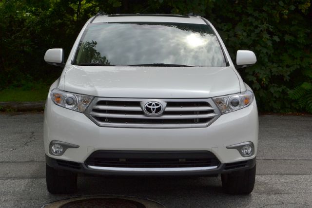 2011 Toyota Highlander Super