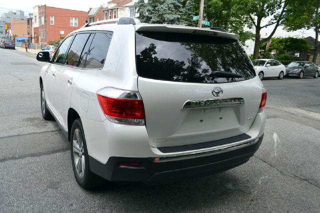 2011 Toyota Highlander Super