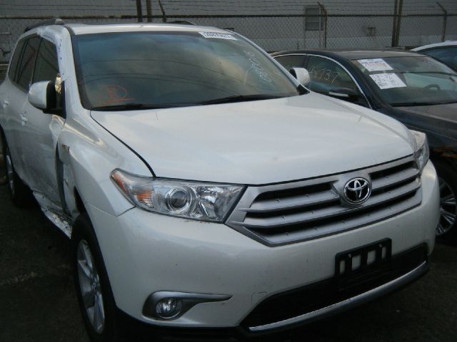 2013 Toyota Highlander Unknown