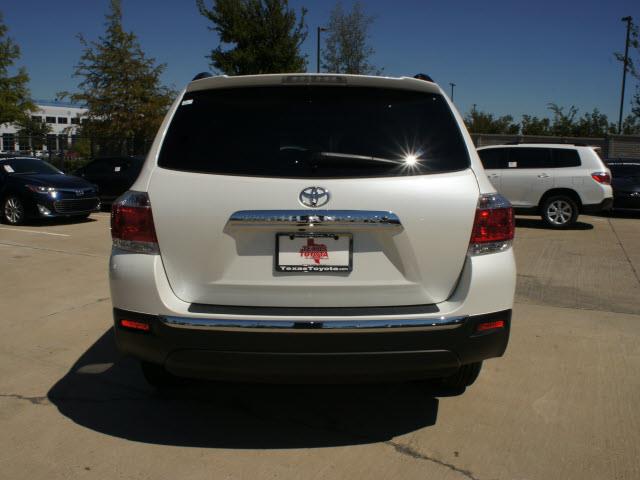 2013 Toyota Highlander SE