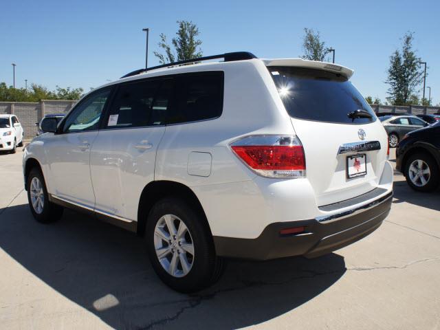 2013 Toyota Highlander SE