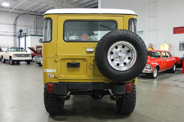 1967 Toyota LandCruiser 4dr Sdn AT (natl) Tech Pkg