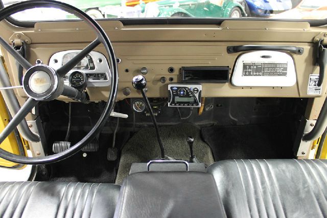 1967 Toyota LandCruiser 4dr Sdn AT (natl) Tech Pkg