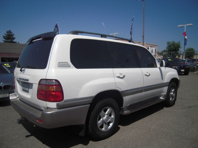 2000 Toyota LandCruiser Ram 3500 Diesel 2-WD