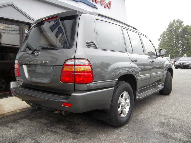 2002 Toyota LandCruiser Ram 3500 Diesel 2-WD