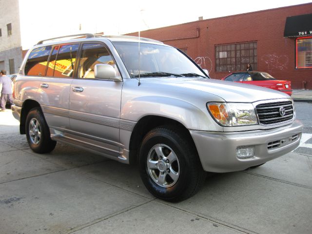 2002 Toyota LandCruiser Ram 3500 Diesel 2-WD