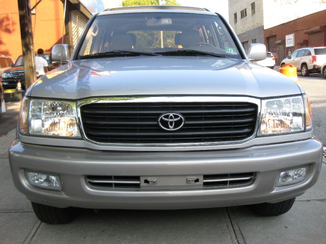 2002 Toyota LandCruiser Ram 3500 Diesel 2-WD