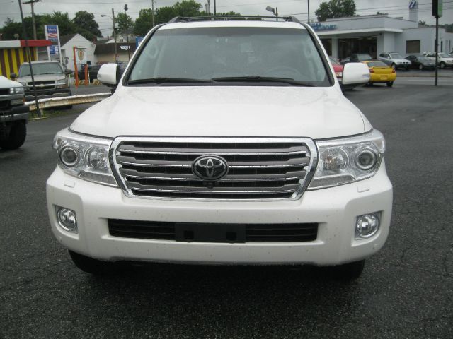 2013 Toyota LandCruiser Ram 3500 Diesel 2-WD