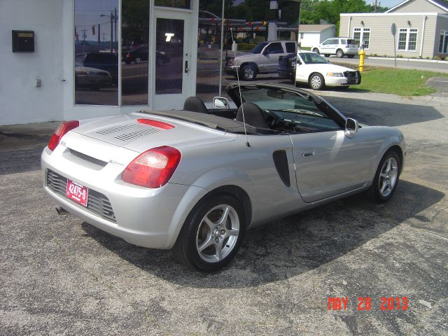 2000 Toyota MR2 Spyder Base