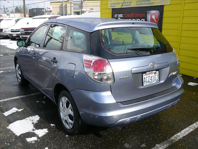 2005 Toyota Matrix Base