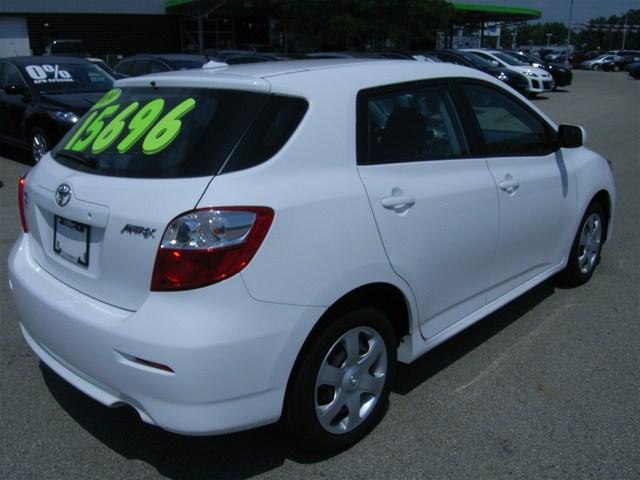 2009 Toyota Matrix Base