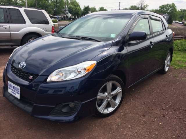 2010 Toyota Matrix 2WD Ext Cab Manual