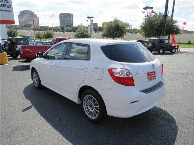 2010 Toyota Matrix Unknown