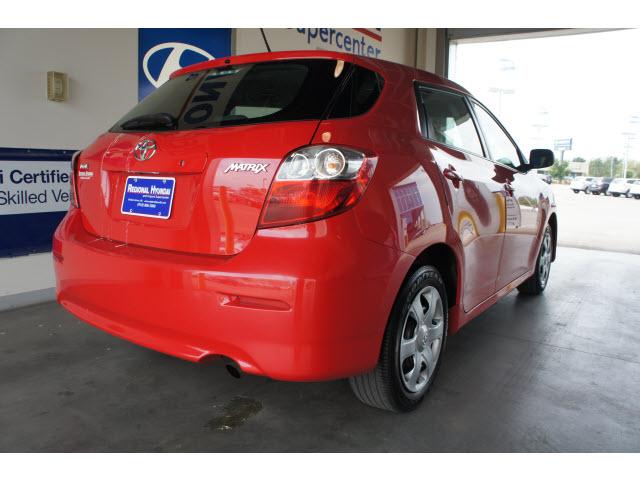 2010 Toyota Matrix Base