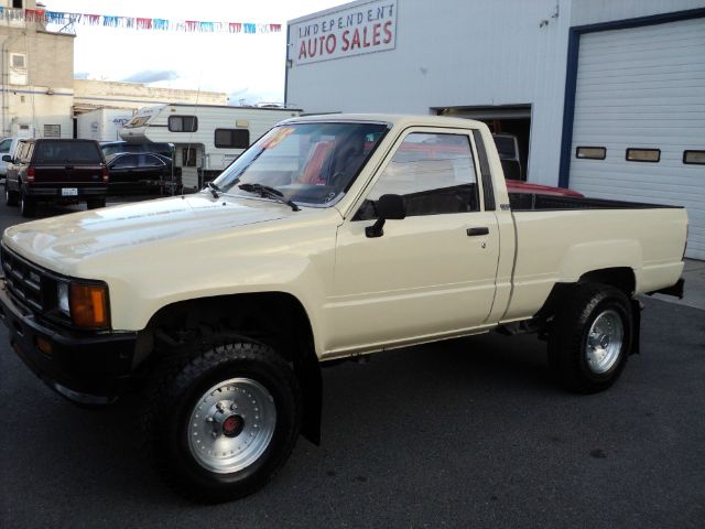 1986 Toyota Pickup ION 1 4dr Sdn Auto