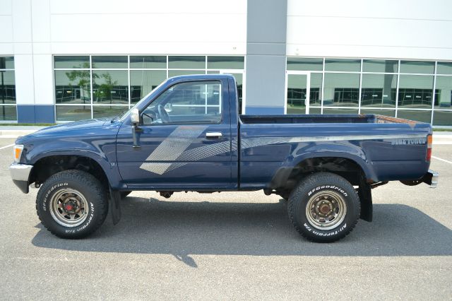 1989 Toyota Pickup LE Popular Road Trip