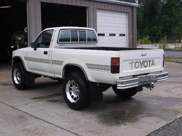 1991 Toyota Pickup L AWD 4-cyl. 5-speed 1-owner