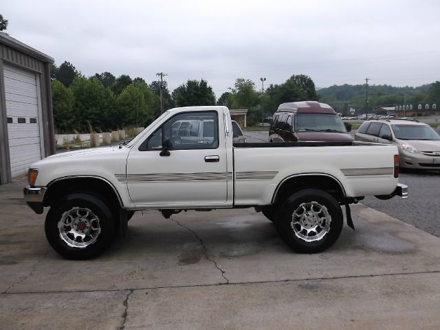 1991 Toyota Pickup L AWD 4-cyl. 5-speed 1-owner