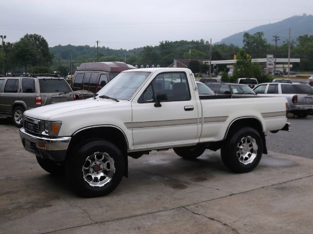 1991 Toyota Pickup L AWD 4-cyl. 5-speed 1-owner