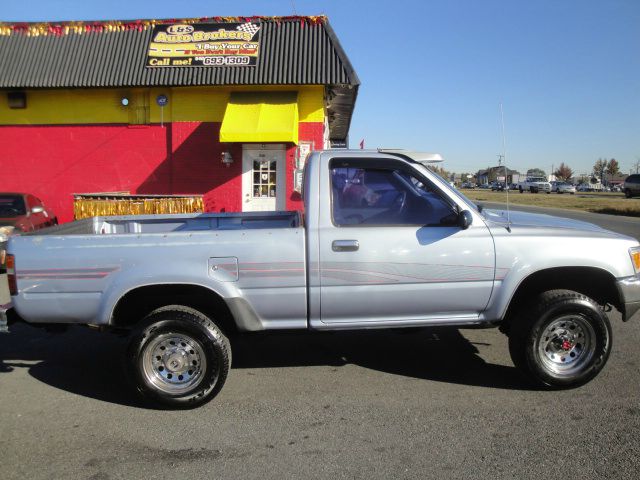 1991 Toyota Pickup 4-D Sedan