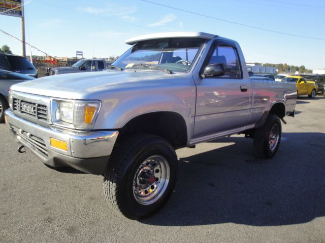 1991 Toyota Pickup 4-D Sedan