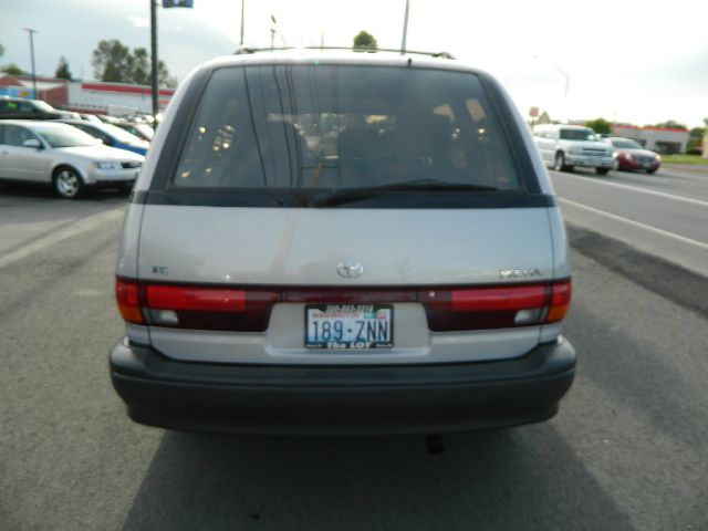 1997 Toyota Previa 2dr 3.8L Auto Track