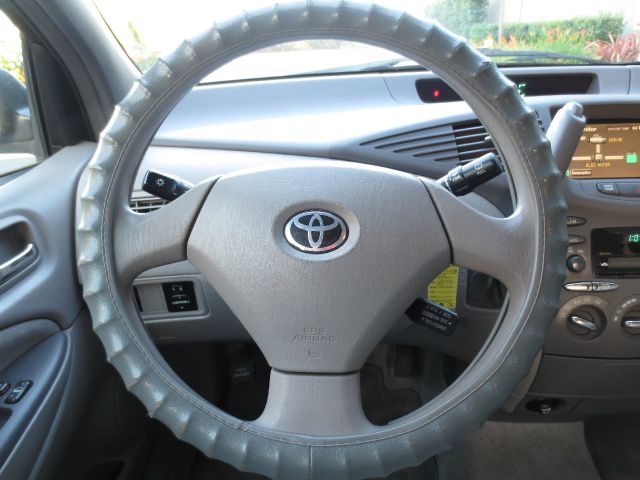 2002 Toyota Prius FX4 Crew Cab