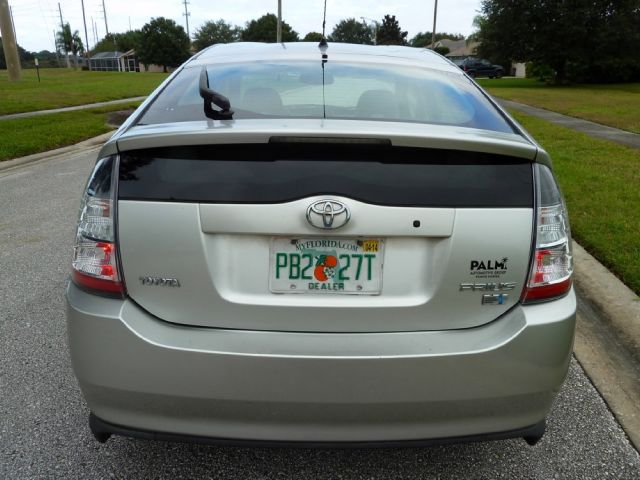 2004 Toyota Prius Ram 3500 Diesel 2-WD