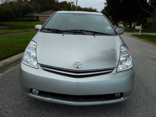 2004 Toyota Prius Ram 3500 Diesel 2-WD