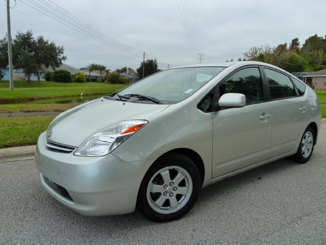 2004 Toyota Prius Ram 3500 Diesel 2-WD