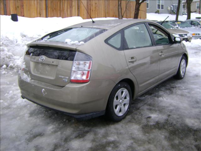 2004 Toyota Prius Base