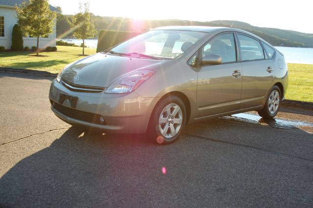 2006 Toyota Prius Ram 3500 Diesel 2-WD