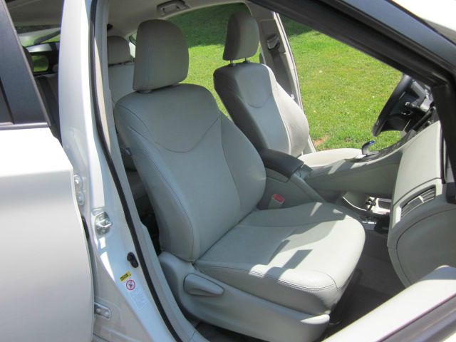 2010 Toyota Prius Adventurer Model 2WD