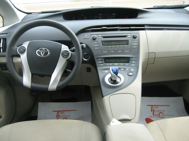 2010 Toyota Prius 4dr Sdn 2.4L FWD