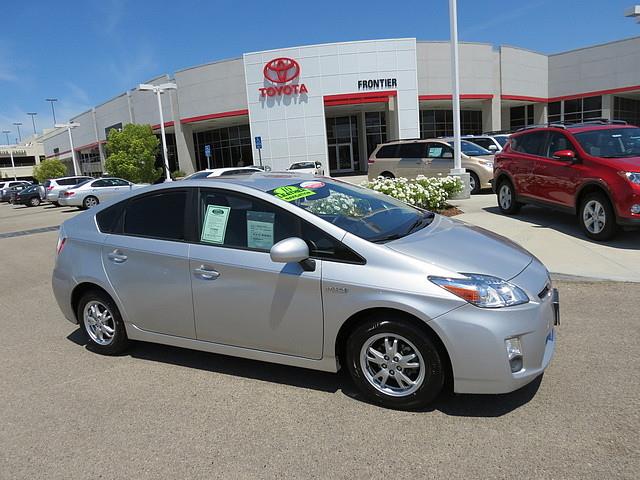 2010 Toyota Prius SLT - MEGA Cab4x4