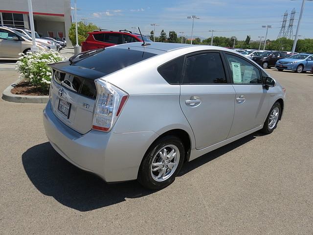 2010 Toyota Prius SLT - MEGA Cab4x4